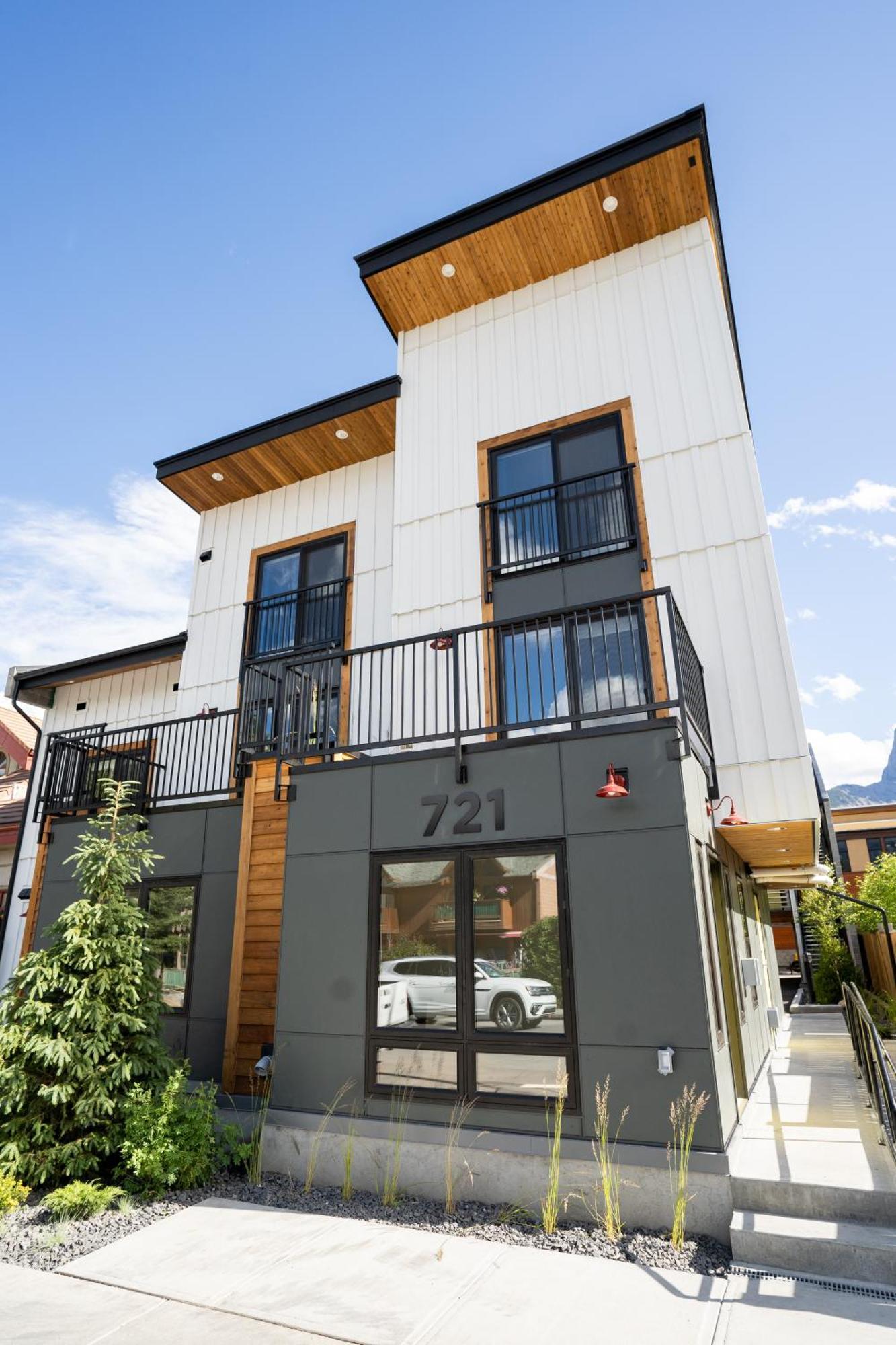 Basecamp Suites Canmore Exterior photo