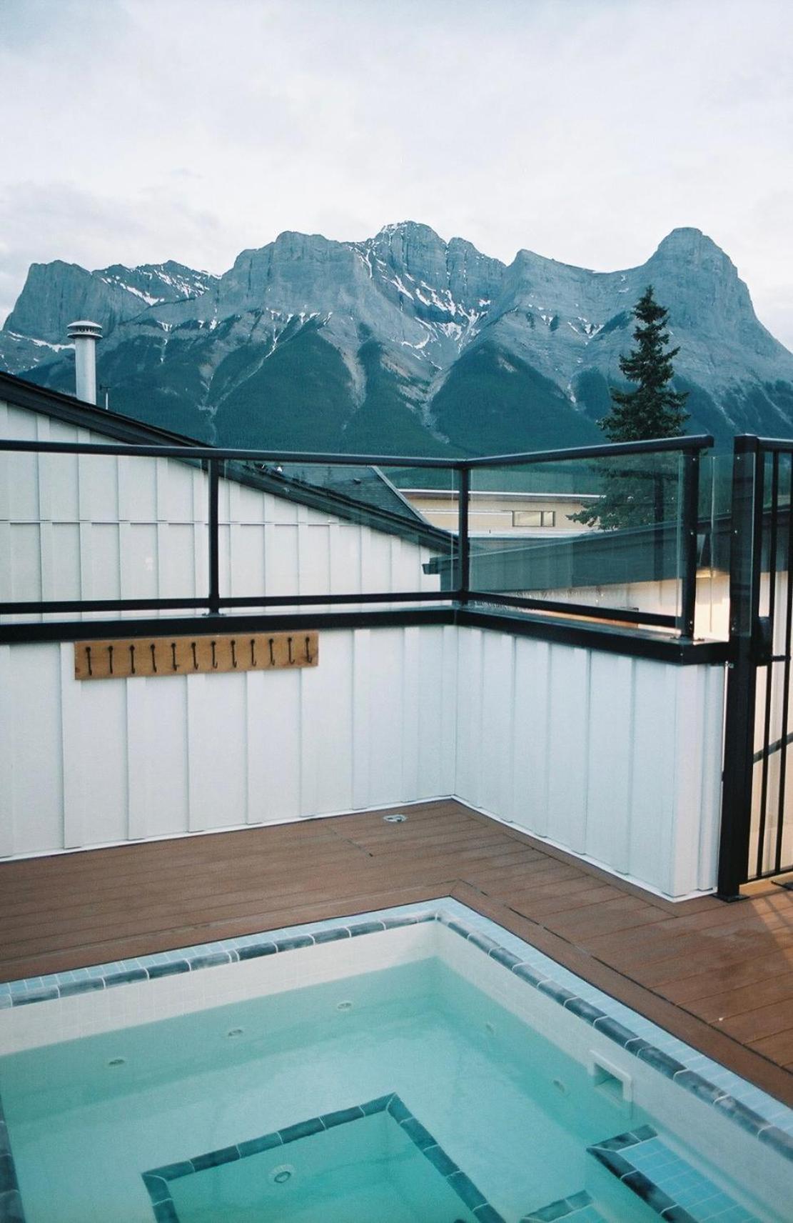 Basecamp Suites Canmore Exterior photo